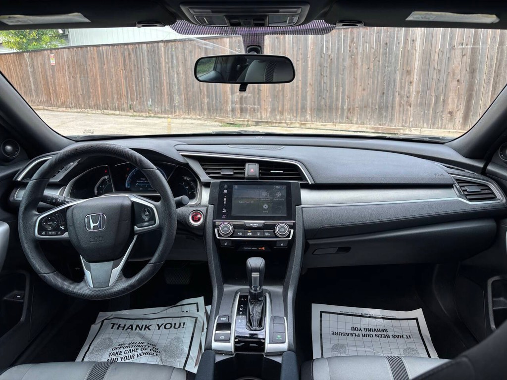 Honda Civic Coupe Vehicle Full-screen Gallery Image 17