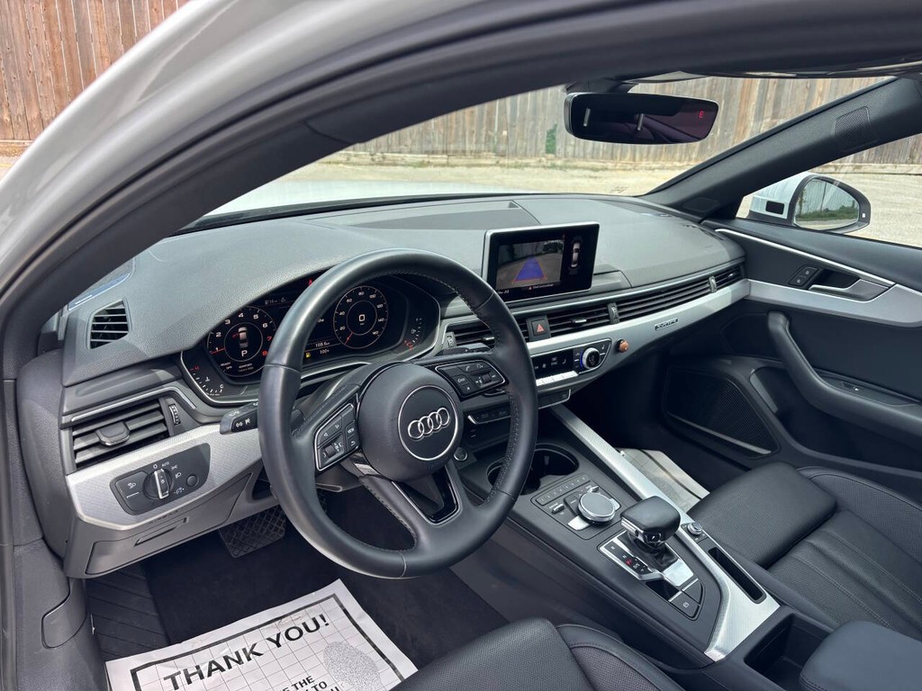 Audi A4 Vehicle Full-screen Gallery Image 08