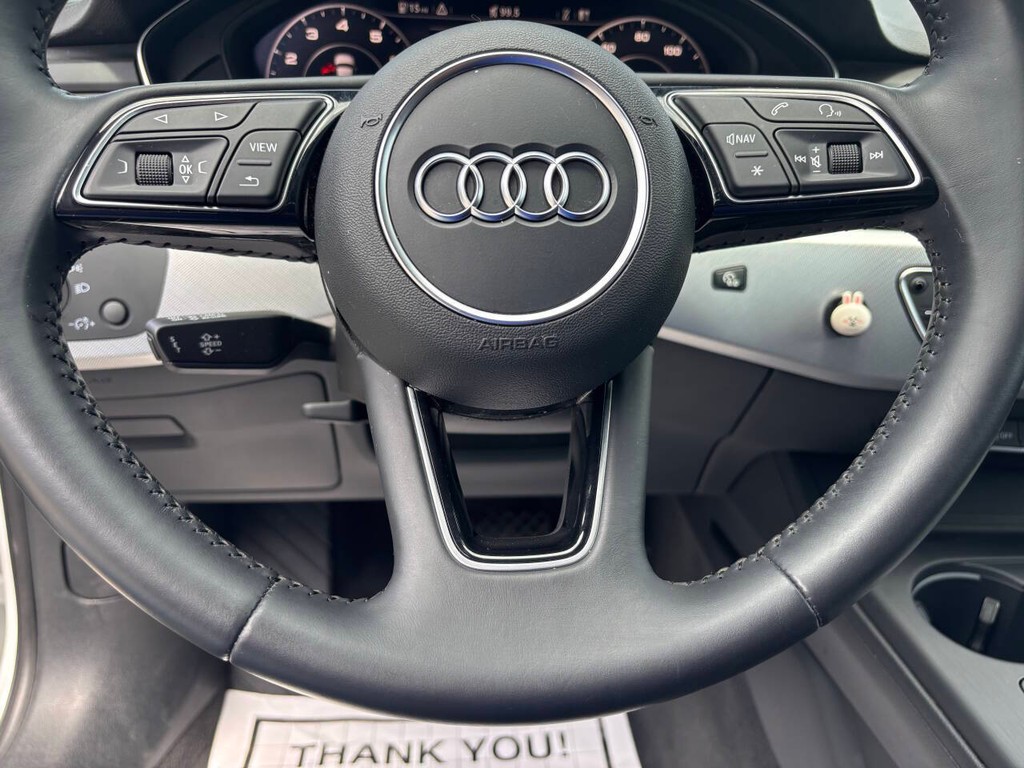 Audi A4 Vehicle Full-screen Gallery Image 25