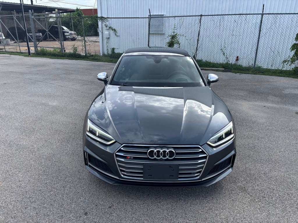 Audi S5 Sportback Vehicle Full-screen Gallery Image 02
