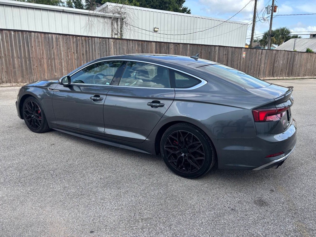 Audi S5 Sportback Vehicle Full-screen Gallery Image 05