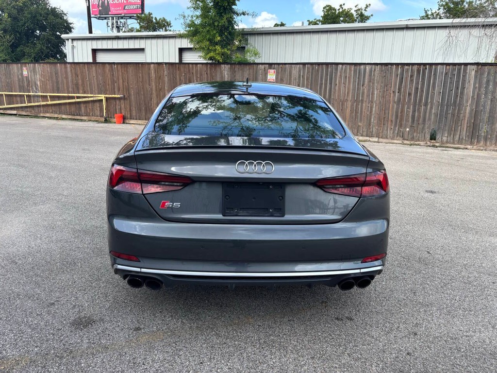 Audi S5 Sportback Vehicle Full-screen Gallery Image 06