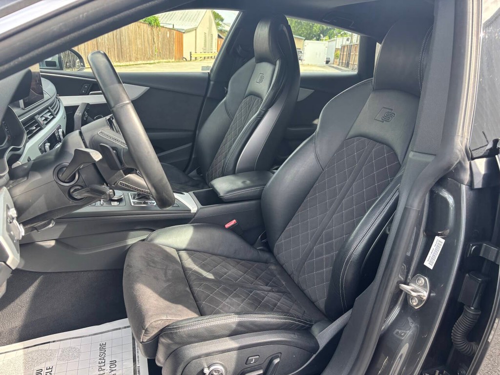 Audi S5 Sportback Vehicle Full-screen Gallery Image 09
