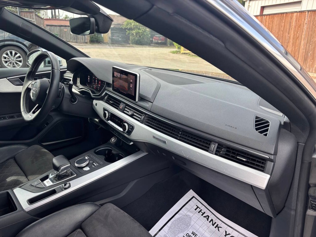 Audi S5 Sportback Vehicle Full-screen Gallery Image 11