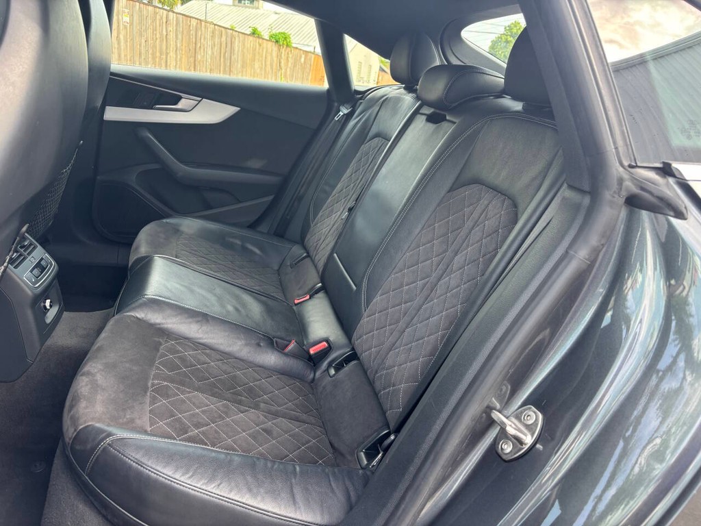 Audi S5 Sportback Vehicle Full-screen Gallery Image 14