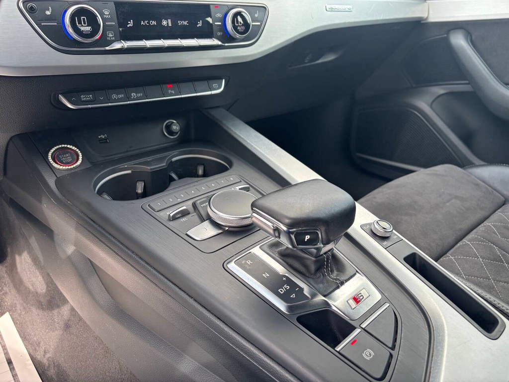 Audi S5 Sportback Vehicle Full-screen Gallery Image 24