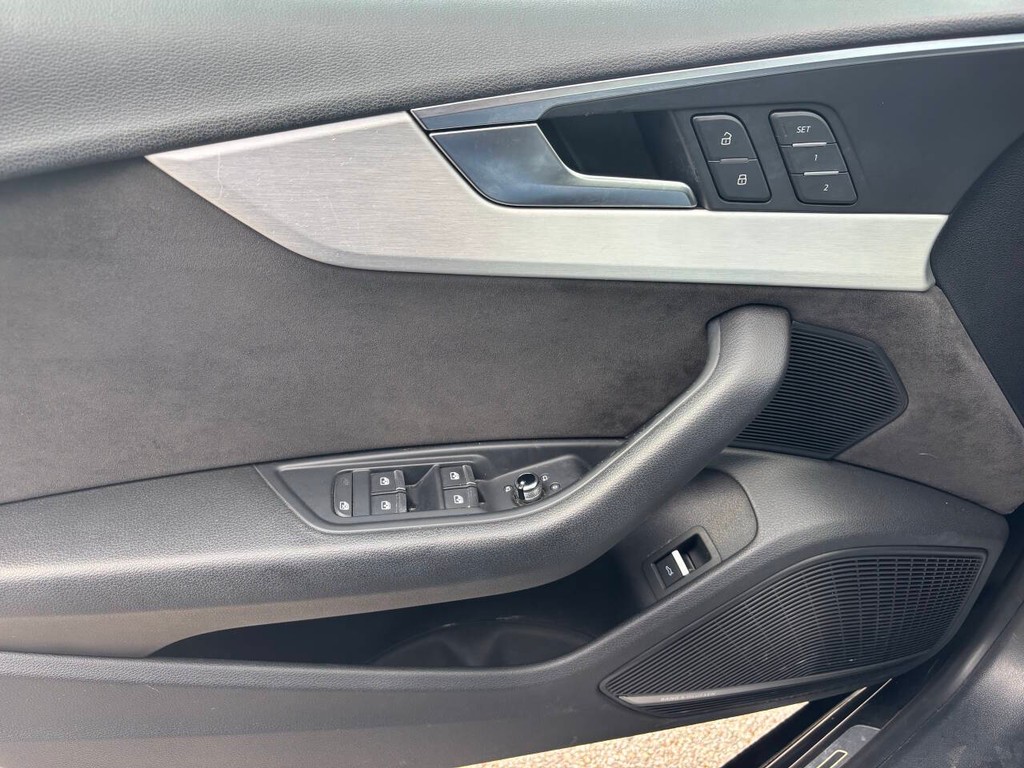 Audi S5 Sportback Vehicle Full-screen Gallery Image 25