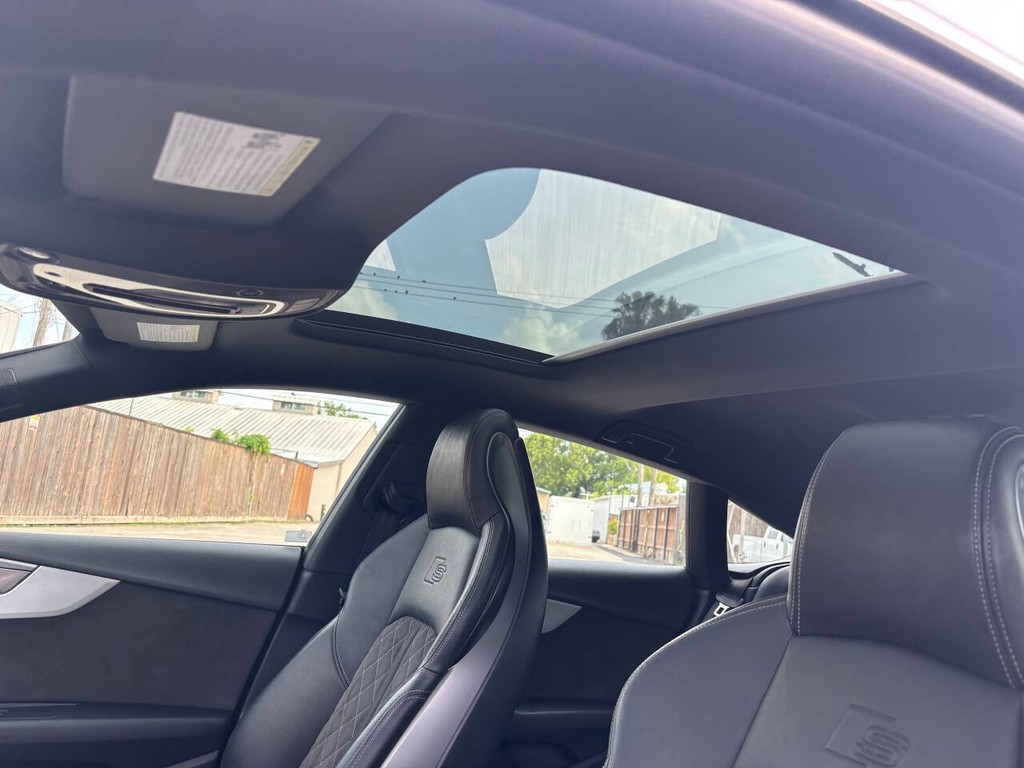 Audi S5 Sportback Vehicle Full-screen Gallery Image 27