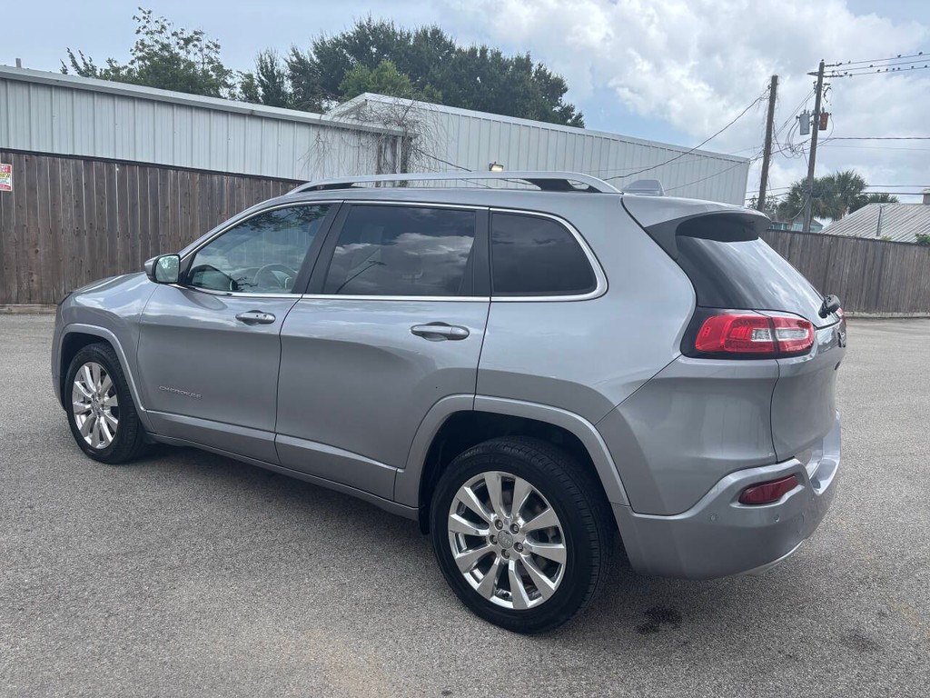 Jeep Cherokee Vehicle Full-screen Gallery Image 05