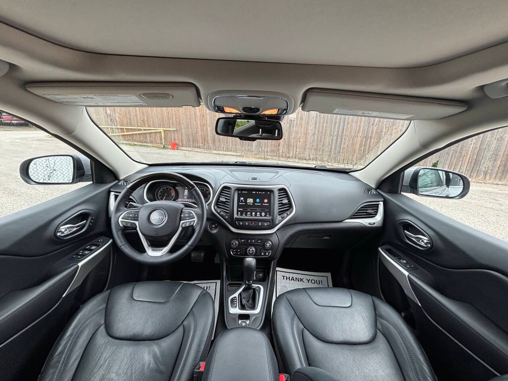 Jeep Cherokee Vehicle Full-screen Gallery Image 18