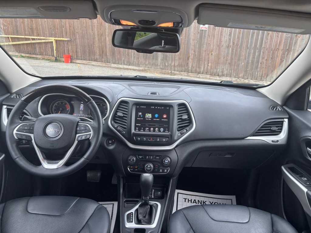 Jeep Cherokee Vehicle Full-screen Gallery Image 19