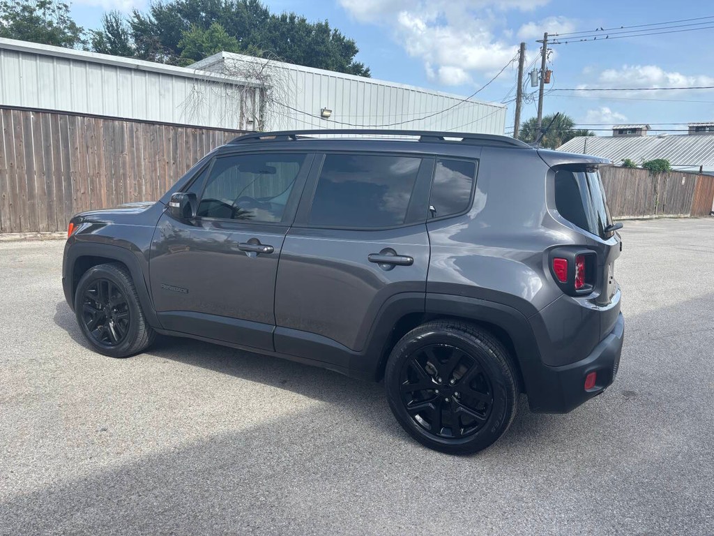Jeep Renegade Vehicle Full-screen Gallery Image 05