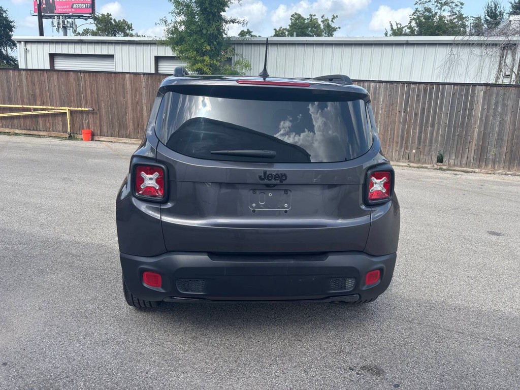 Jeep Renegade Vehicle Full-screen Gallery Image 06