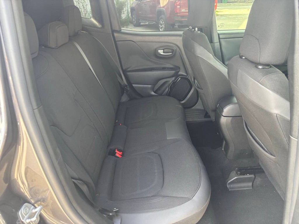 Jeep Renegade Vehicle Full-screen Gallery Image 16