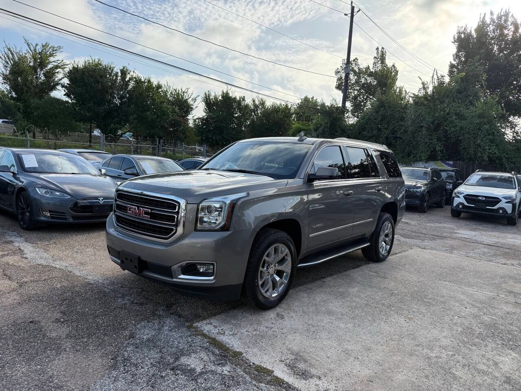 GMC Yukon Vehicle Full-screen Gallery Image 04