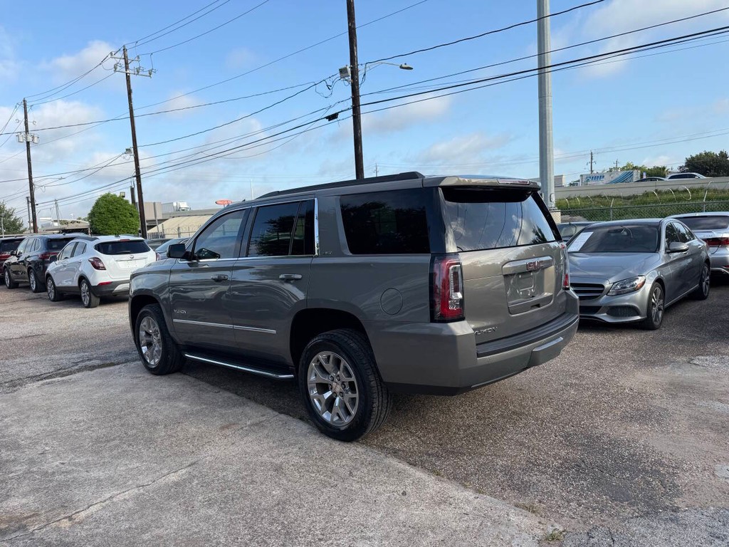 GMC Yukon Vehicle Full-screen Gallery Image 05