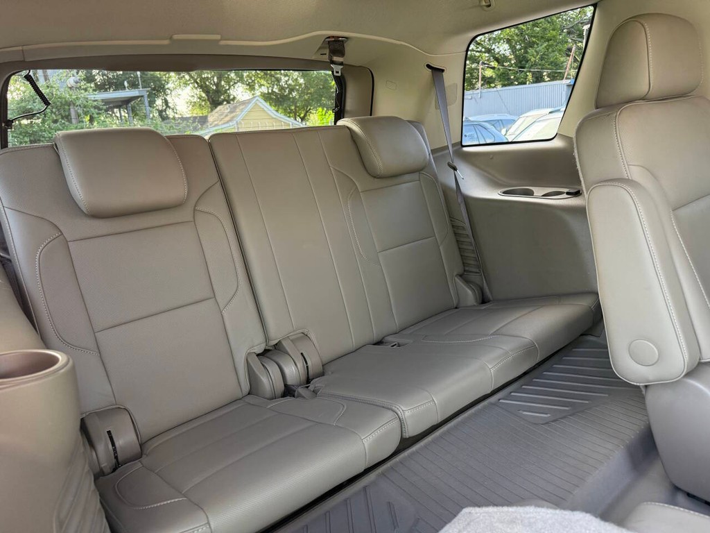 GMC Yukon Vehicle Full-screen Gallery Image 16