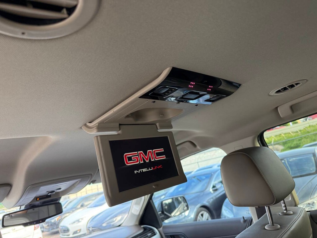 GMC Yukon Vehicle Full-screen Gallery Image 17