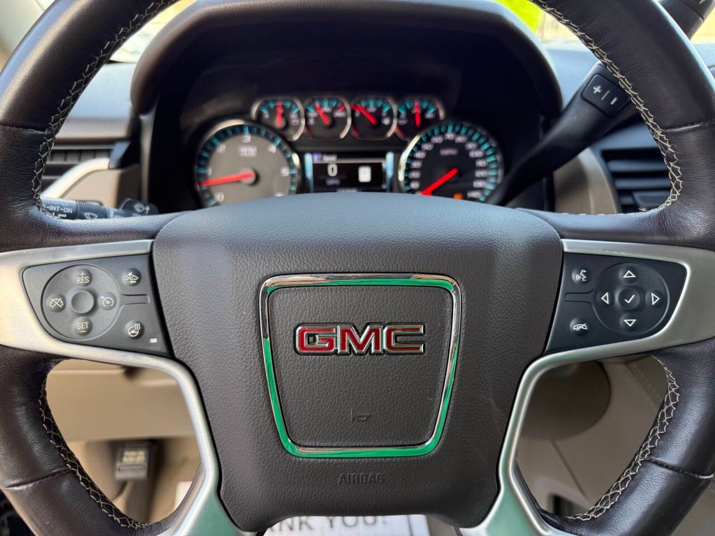 GMC Yukon Vehicle Full-screen Gallery Image 24