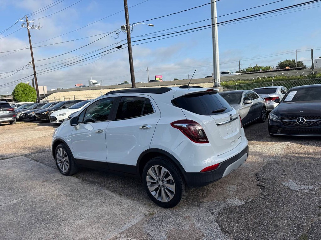 Buick Encore Vehicle Full-screen Gallery Image 05