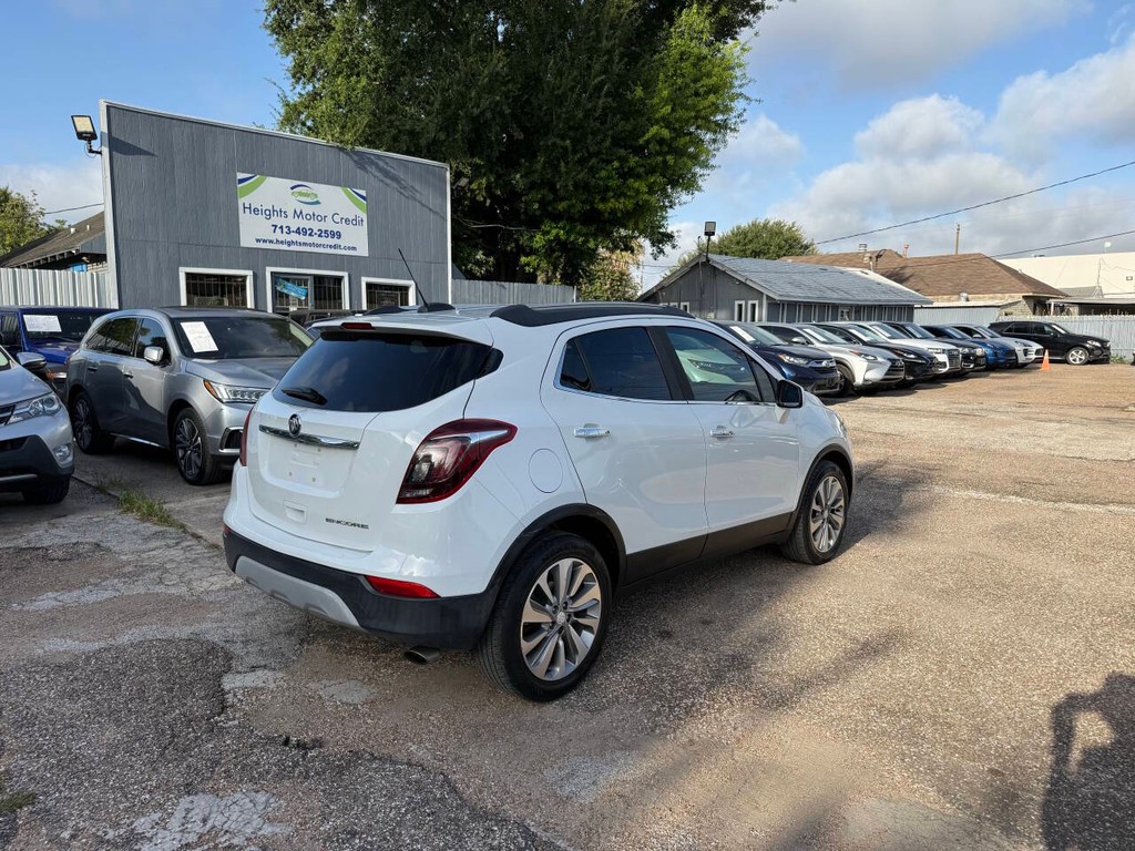 Buick Encore Vehicle Full-screen Gallery Image 07