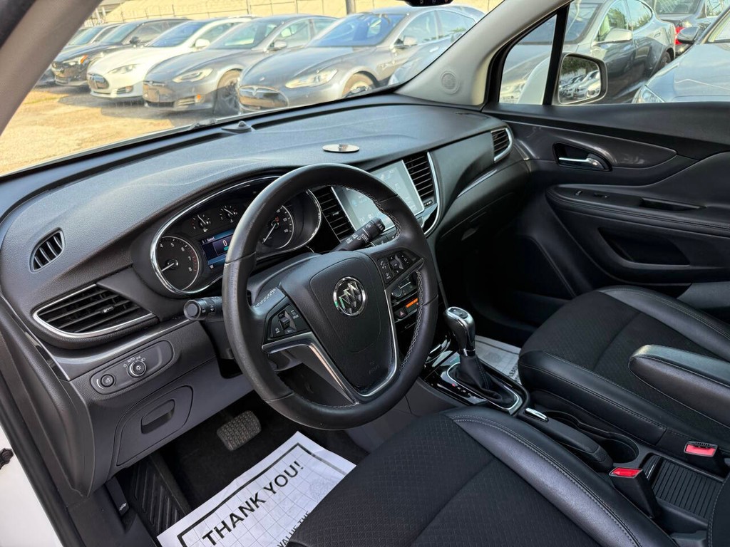 Buick Encore Vehicle Full-screen Gallery Image 08