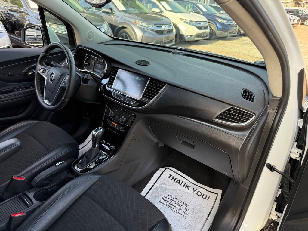 Buick Encore Vehicle Full-screen Gallery Image 11