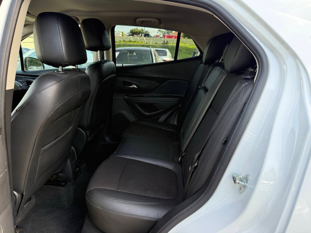 Buick Encore Vehicle Full-screen Gallery Image 14