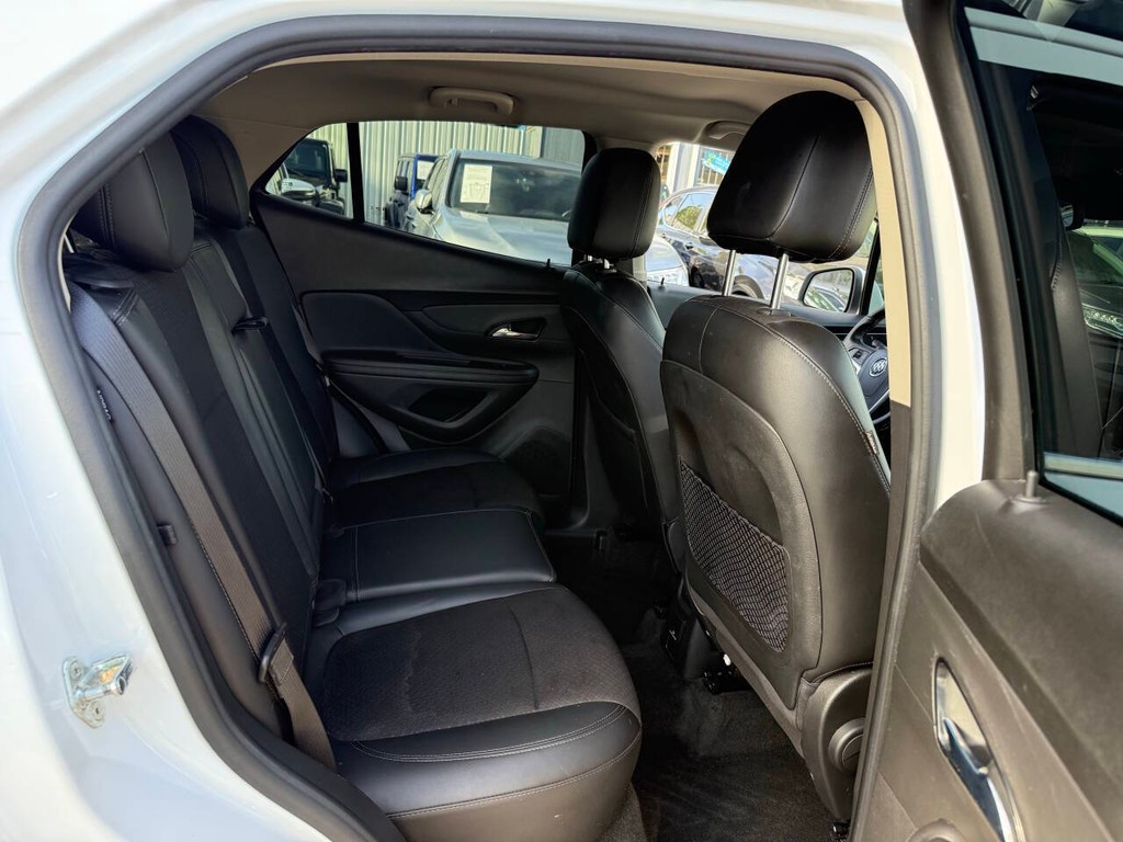 Buick Encore Vehicle Full-screen Gallery Image 16