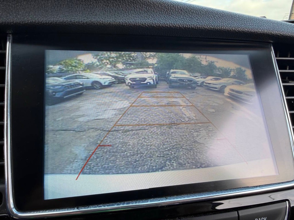 Buick Encore Vehicle Full-screen Gallery Image 20