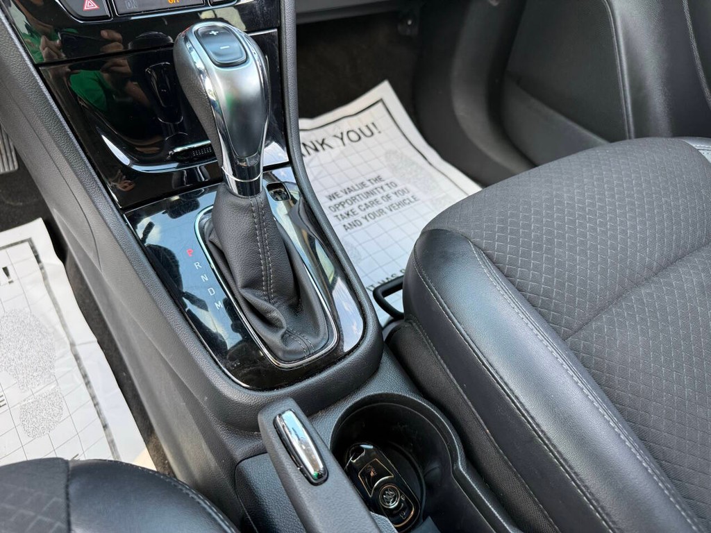 Buick Encore Vehicle Full-screen Gallery Image 21