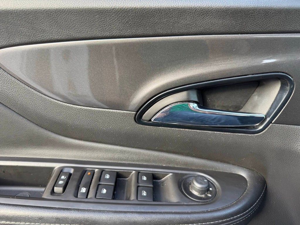 Buick Encore Vehicle Full-screen Gallery Image 25