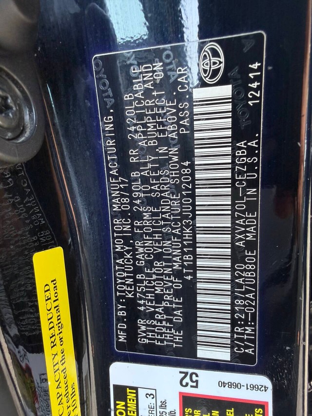 Toyota Camry Vehicle Full-screen Gallery Image 31