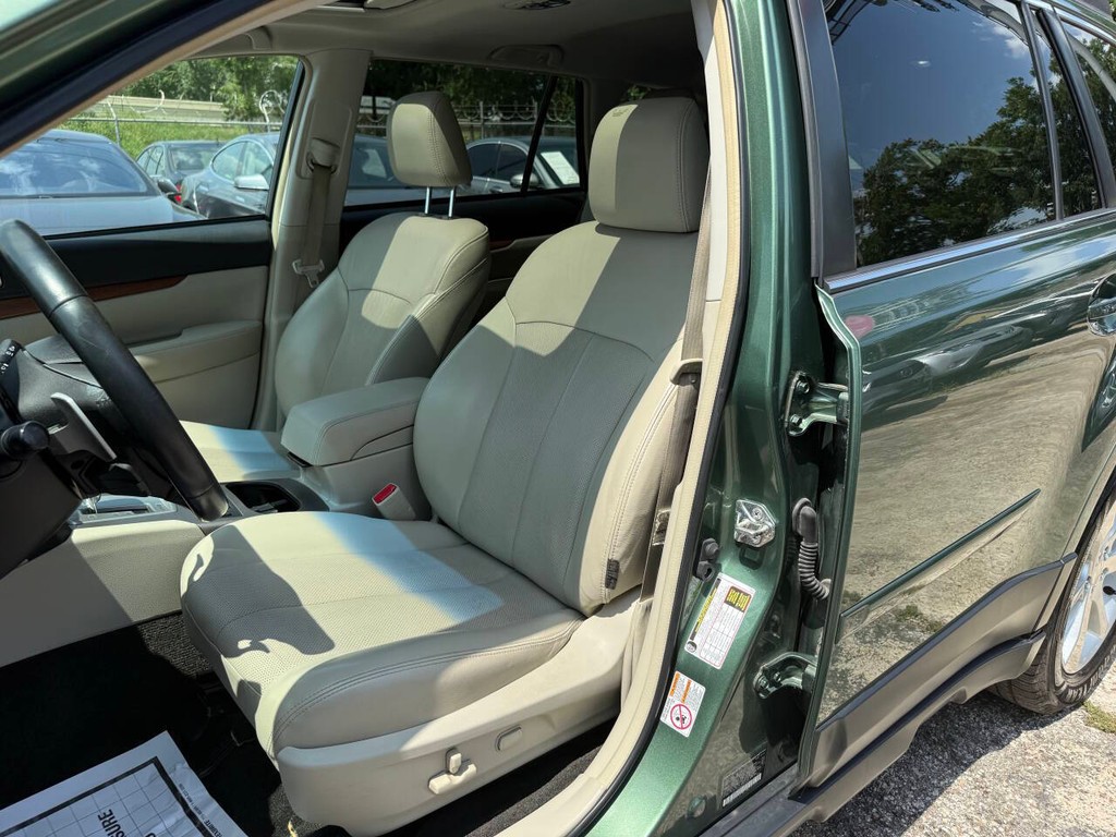 Subaru Outback Vehicle Full-screen Gallery Image 10