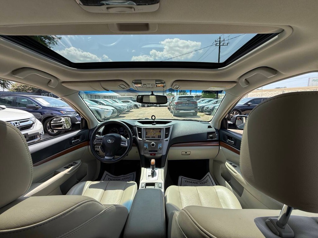 Subaru Outback Vehicle Full-screen Gallery Image 19
