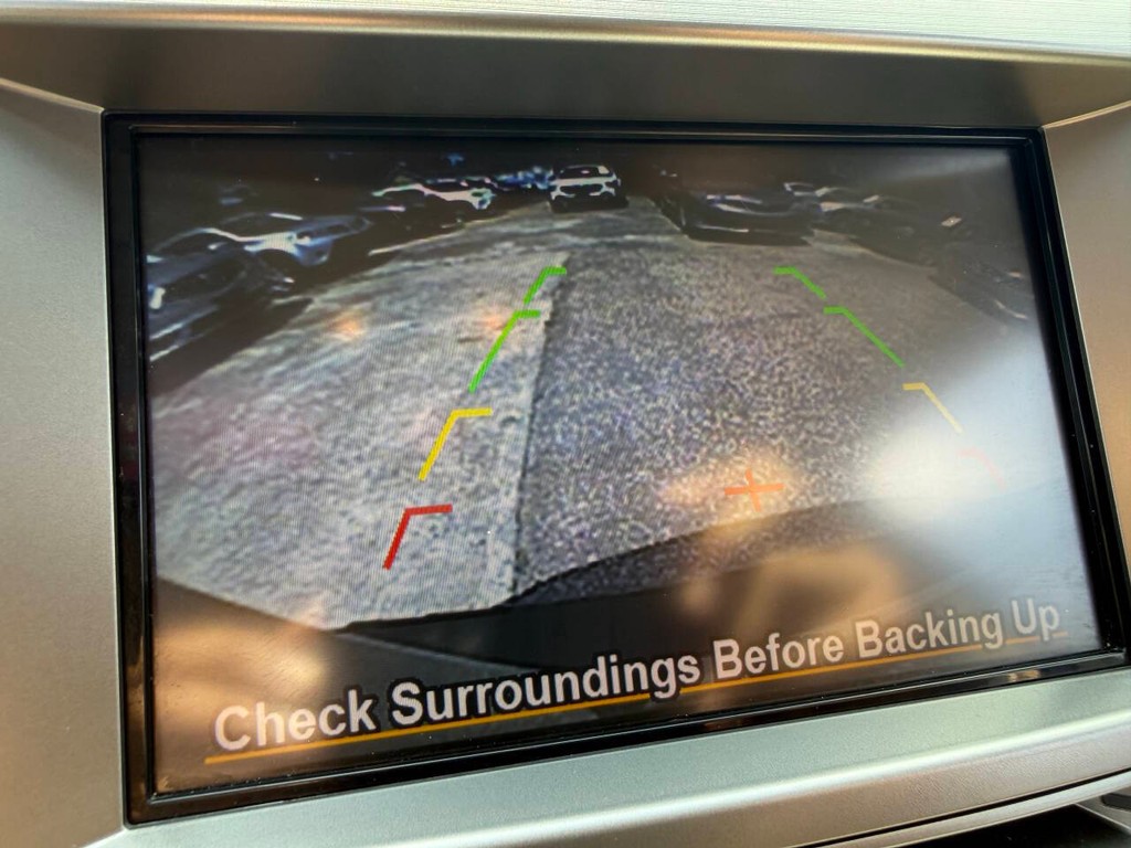 Subaru Outback Vehicle Full-screen Gallery Image 22