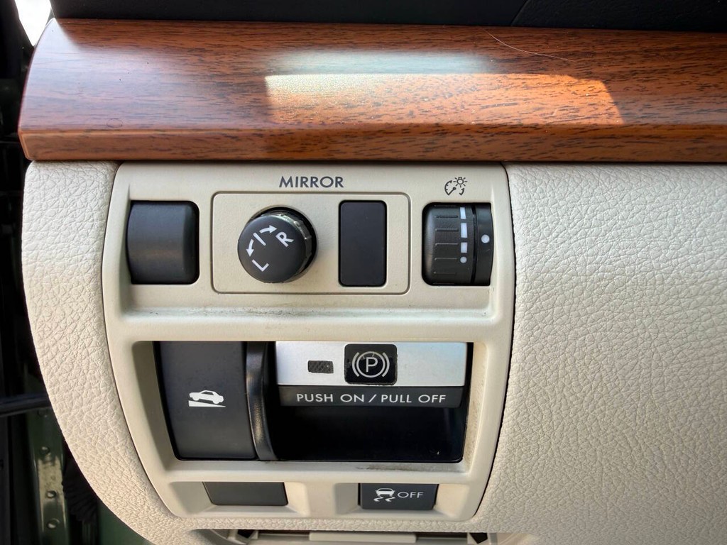 Subaru Outback Vehicle Full-screen Gallery Image 26