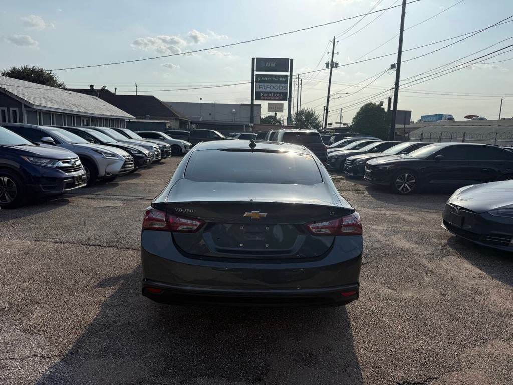 Chevrolet Malibu Vehicle Full-screen Gallery Image 07