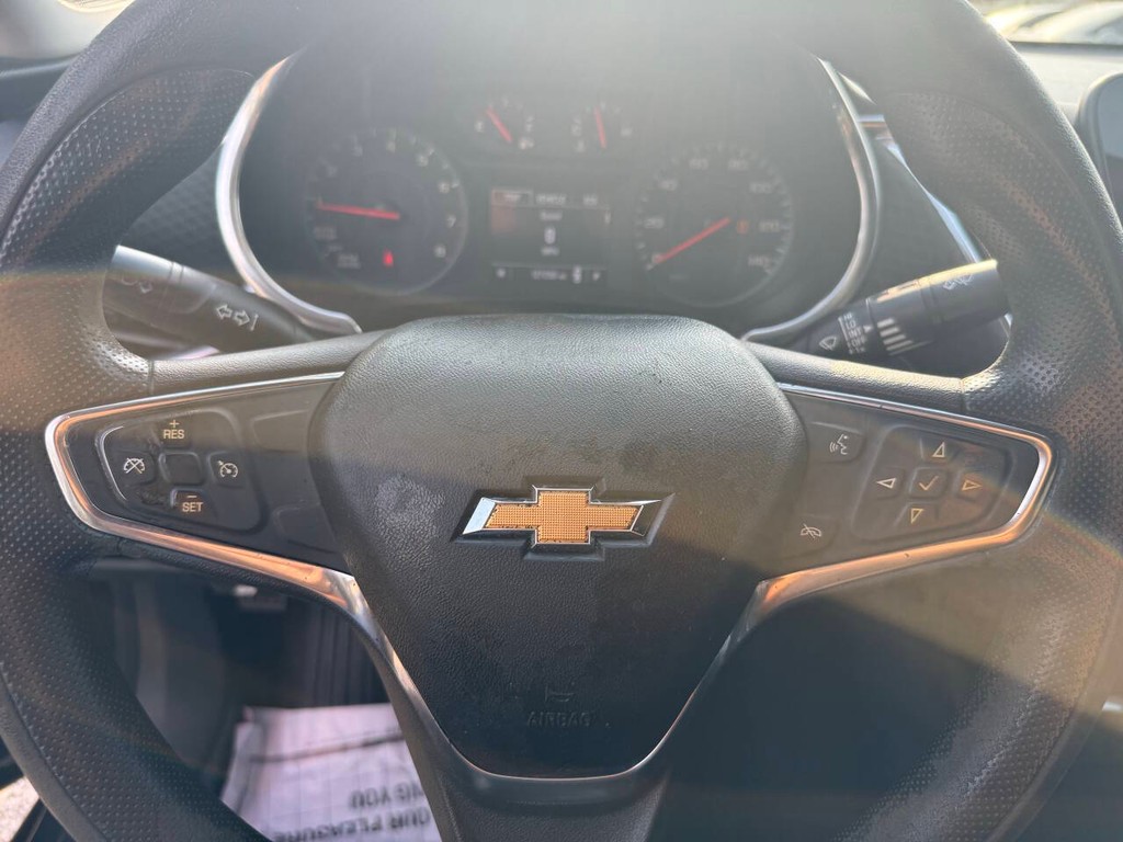 Chevrolet Malibu Vehicle Full-screen Gallery Image 24