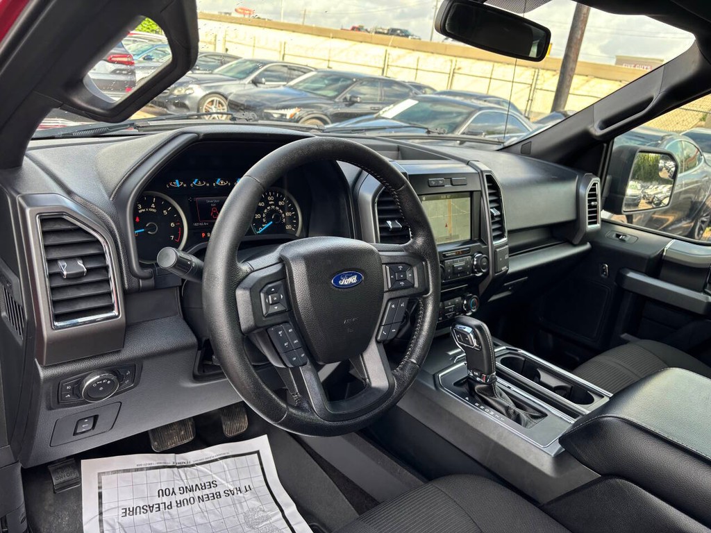 Ford F-150 Vehicle Full-screen Gallery Image 08