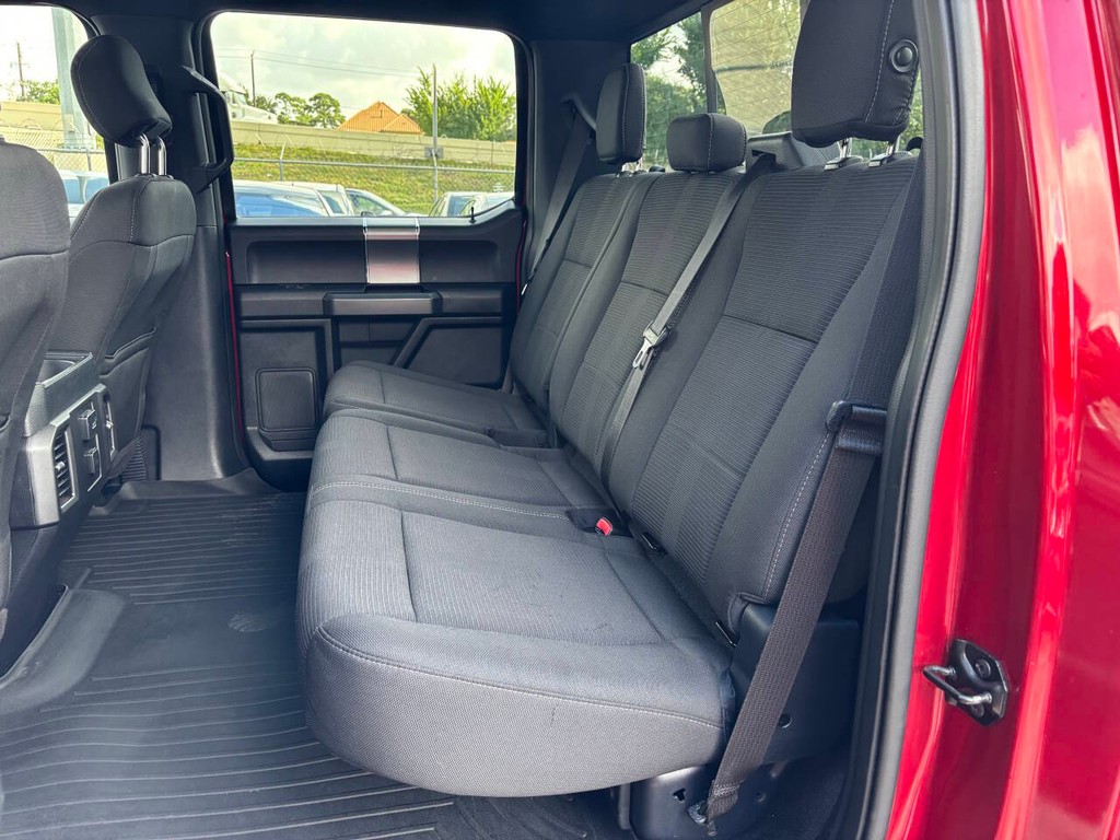 Ford F-150 Vehicle Full-screen Gallery Image 14
