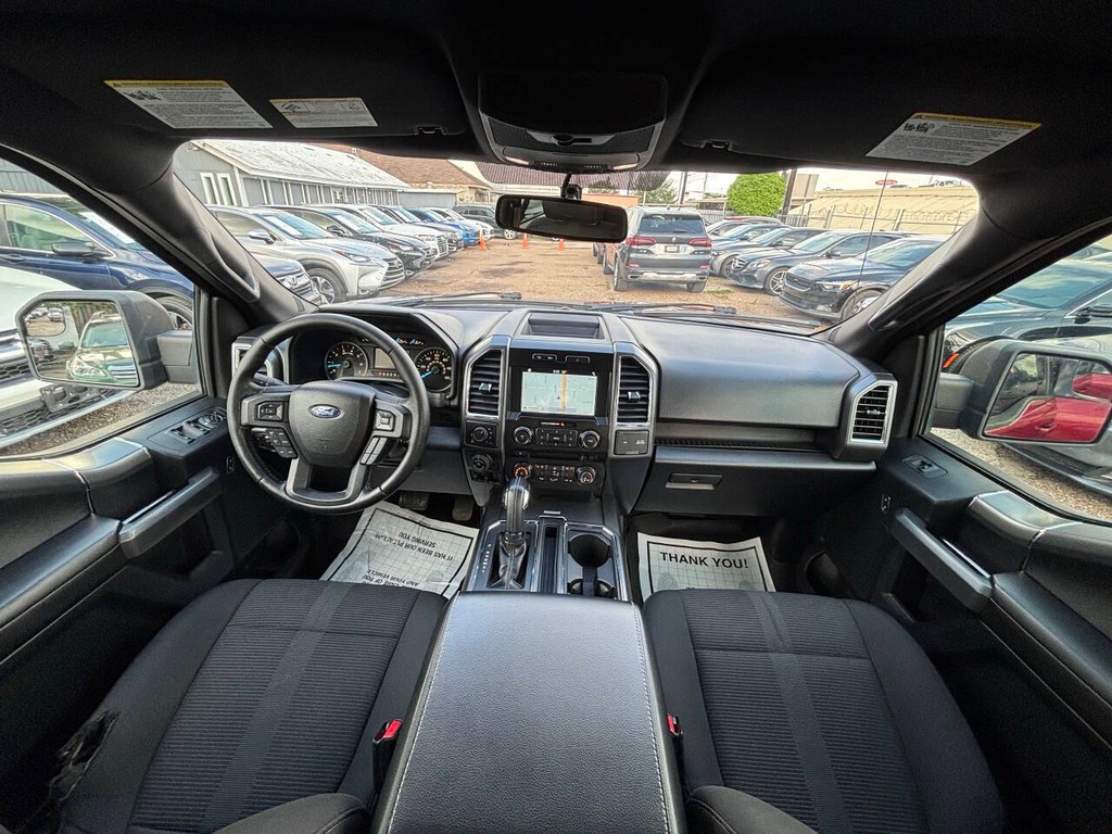 Ford F-150 Vehicle Full-screen Gallery Image 18