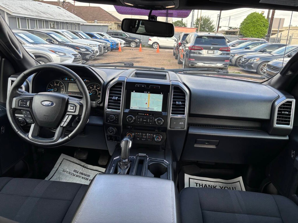 Ford F-150 Vehicle Full-screen Gallery Image 19