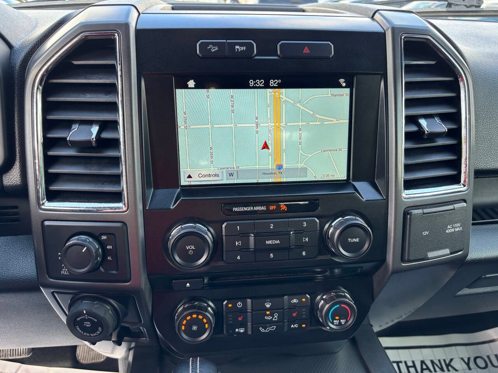Ford F-150 Vehicle Full-screen Gallery Image 21