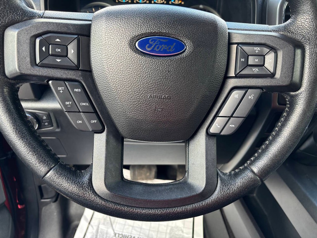 Ford F-150 Vehicle Full-screen Gallery Image 23