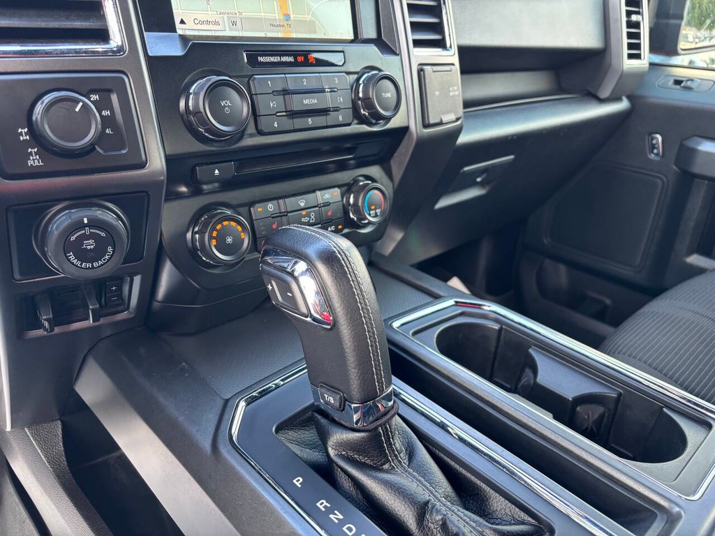 Ford F-150 Vehicle Full-screen Gallery Image 24