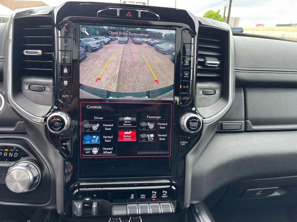 Ram 1500 Vehicle Full-screen Gallery Image 21