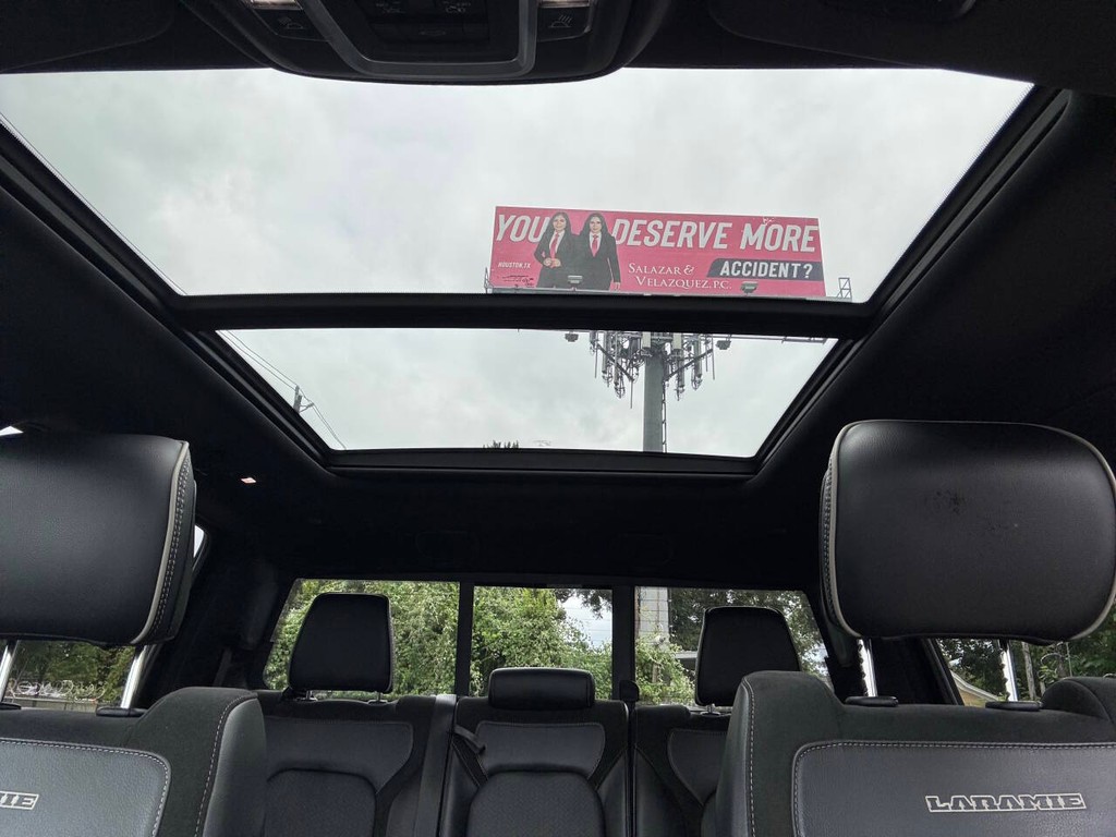 Ram 1500 Vehicle Full-screen Gallery Image 27