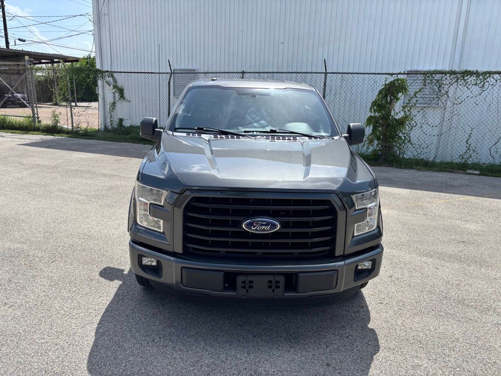 Ford F-150 Vehicle Full-screen Gallery Image 02