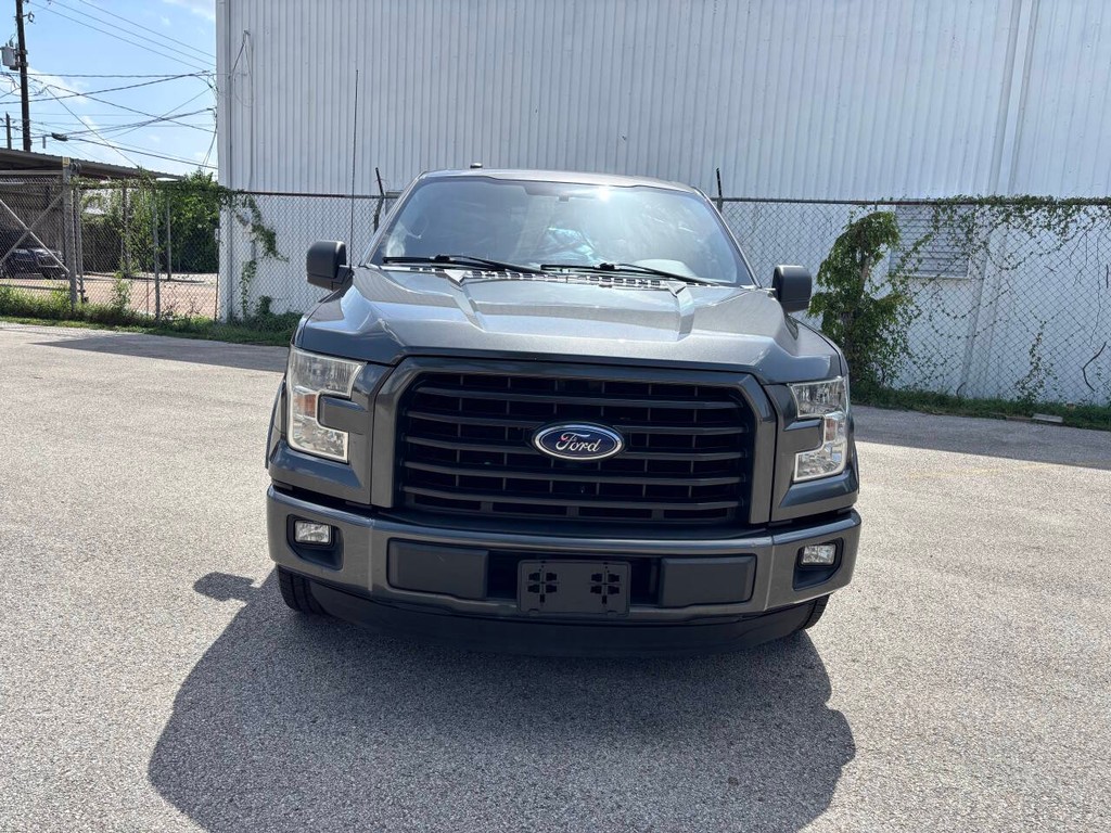 Ford F-150 Vehicle Full-screen Gallery Image 03